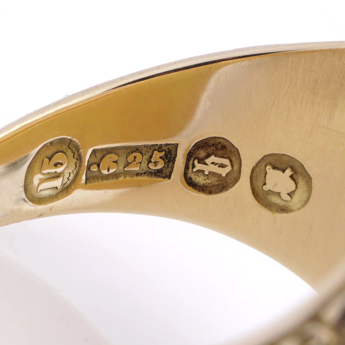 Victorian 15 Carat Gold Coral Ring With Carved River Gods Head