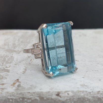Large 27.31ct Aquamarine Cocktail Ring with Baguette Diamond Shoulders in Platinum