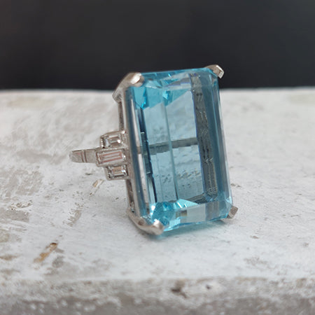 Large 27.31ct Aquamarine Cocktail Ring with Baguette Diamond Shoulders in Platinum