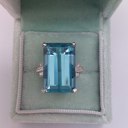 Large 27.31ct Aquamarine Cocktail Ring with Baguette Diamond Shoulders in Platinum