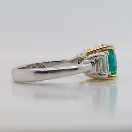 No Oil Colombian Emerald And Diamond Ring