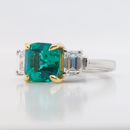 No Oil Colombian Emerald And Diamond Ring