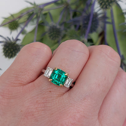 No Oil Colombian Emerald And Diamond Ring