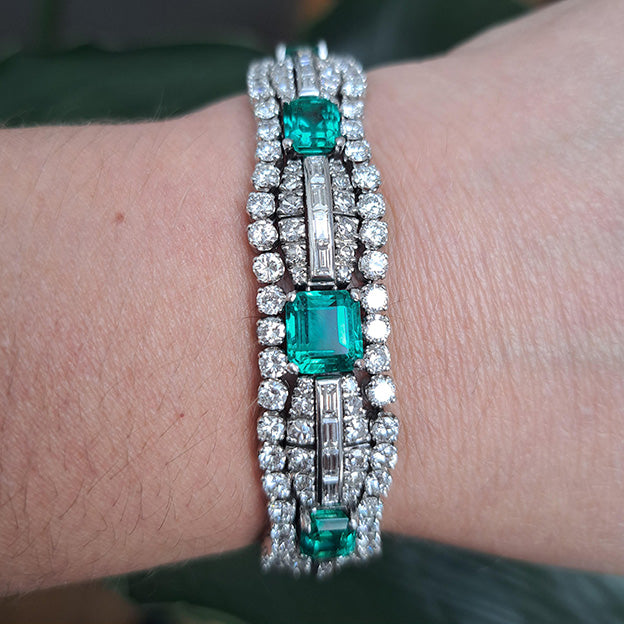 Fine Emerald and Diamond Bracelet, 10cts emeralds and 15cts diamonds