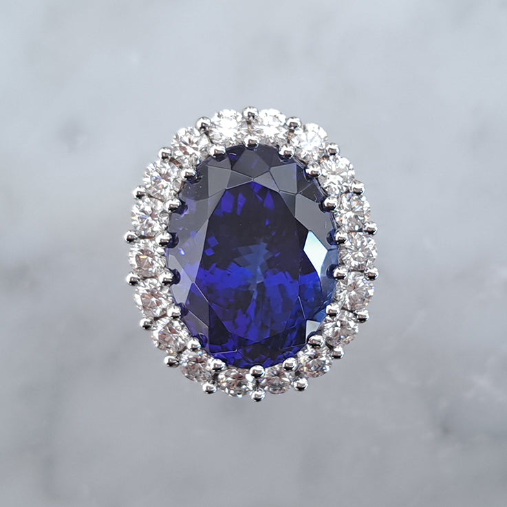 Fine 19.89ct Tanzanite and Diamond Cluster Cocktail Ring, 19.89 carat, 2.94 carats diamonds