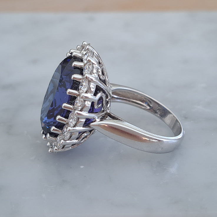 Fine Large 19.89ct Tanzanite and Diamond Cluster Cocktail Ring, 19.89 carat, 2.94 carats diamonds