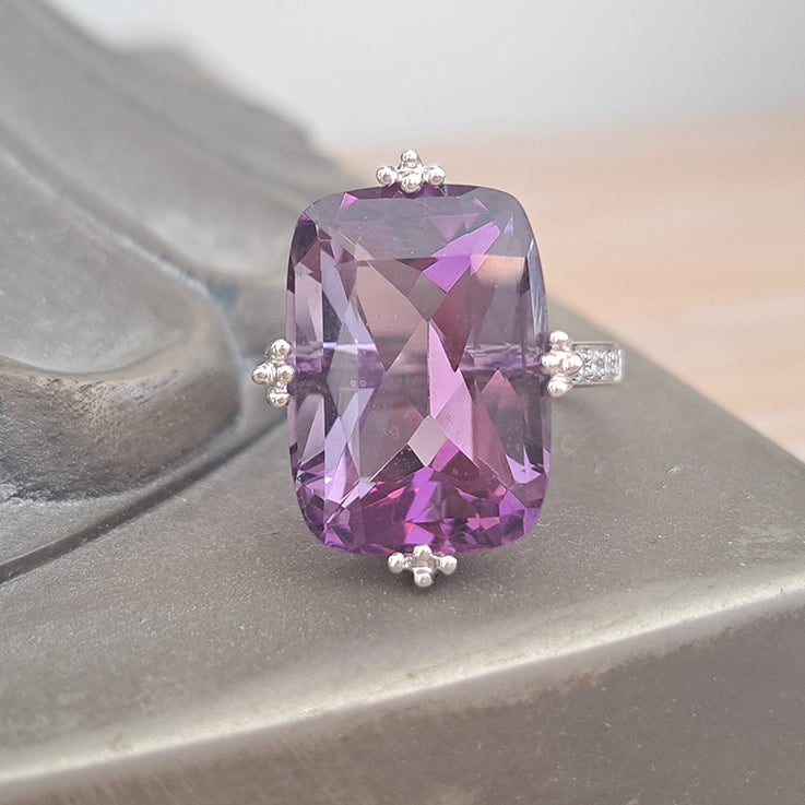 14.12ct Brazilian Amethyst Solitaire Cocktail Ring with Diamond Shoulders