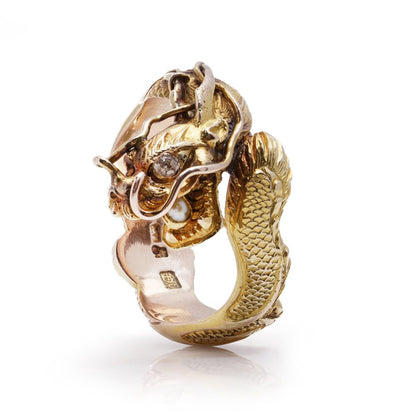Chinese gold men's dragon ring set with diamond and pearl.
