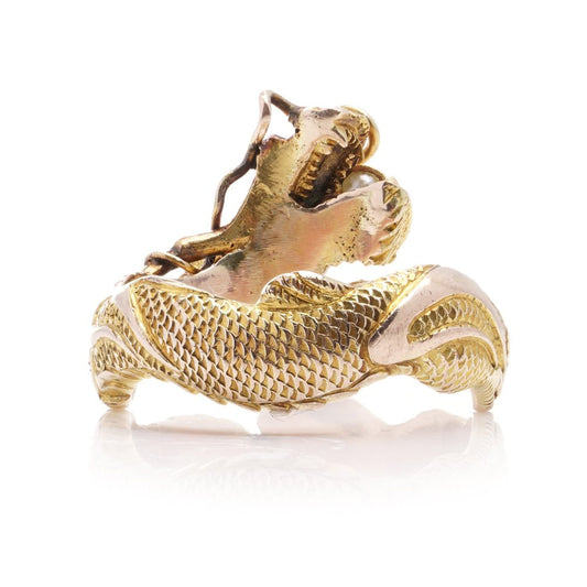 Chinese gold men's dragon ring set with diamond and pearl.