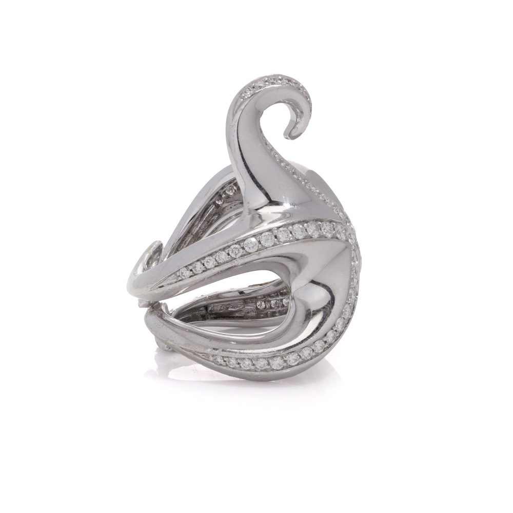 Boucheron gold starfish ring set diamonds.