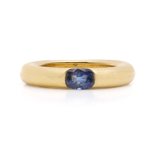 Cartier sapphire ring in gold .