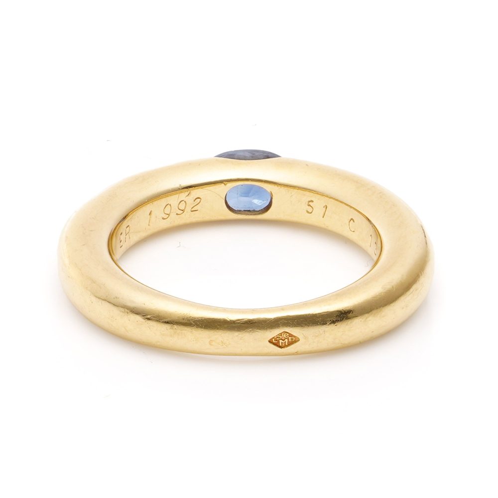 Cartier sapphire ring in gold .
