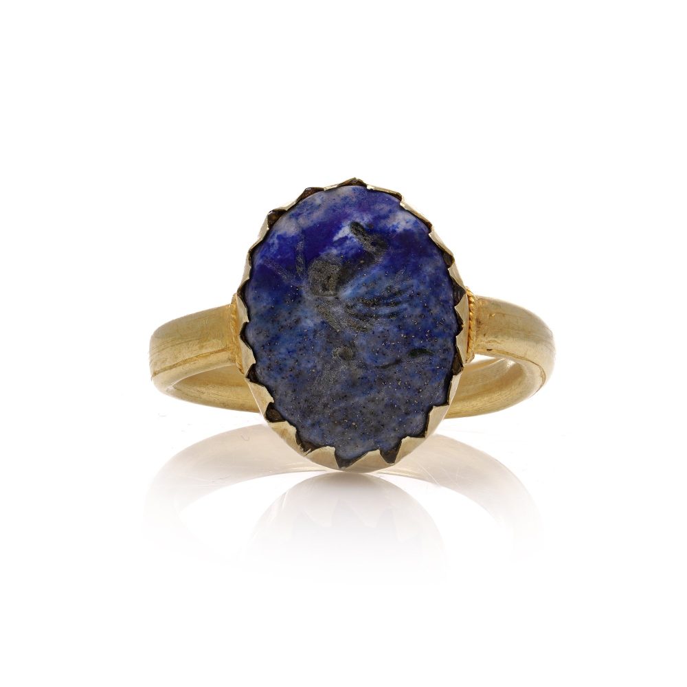 Lapis lazuli intaglio ring in yellow gold