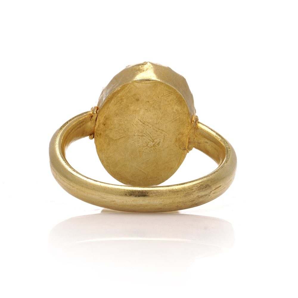 Lapis lazuli intaglio ring in yellow gold