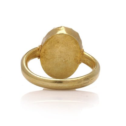 Lapis lazuli intaglio ring in yellow gold