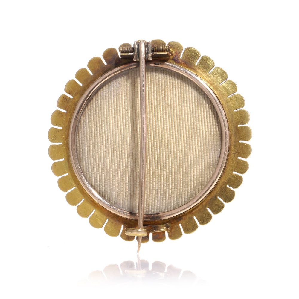 Antique Japanese brooch in gold and silver.