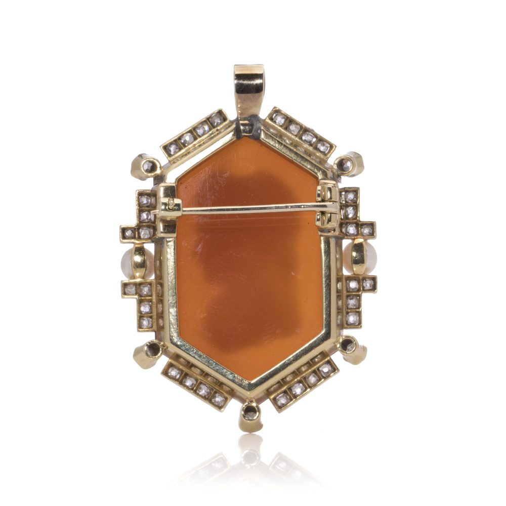 Victorian 18 Carat Yellow Gold Cameo Brooch/Pendant With Old Cut Diamonds And Pearls