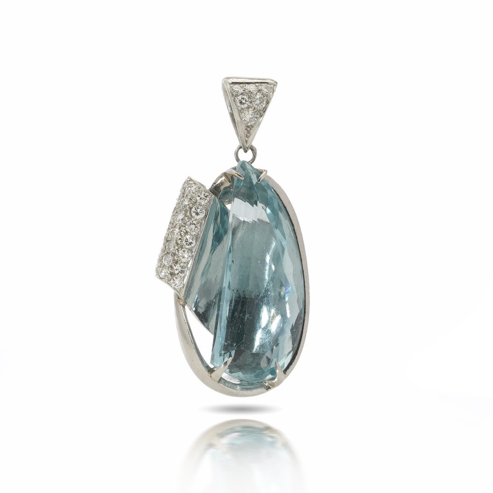 Contemporary 14.39ct Teardrop Aquamarine and Diamond Pendant in Platinum
