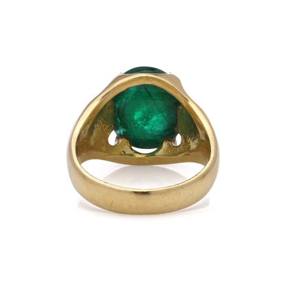 18 Carat Yellow Gold Dome Ring With 7.50 ct Cabochon Emerald