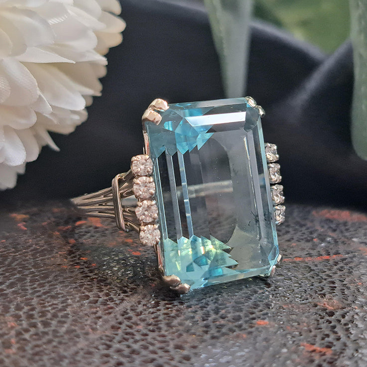 Vintage 1940s Retro 27cts Aquamarine and Diamond Cocktail Ring in Platinum