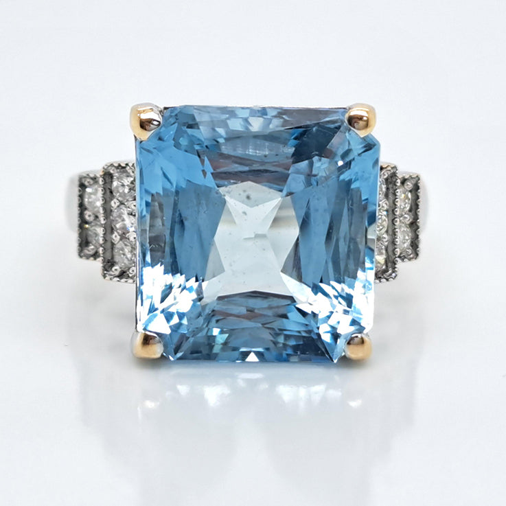 Vintage 8ct Aquamarine and Diamond Dress Ring in 18ct White Gold