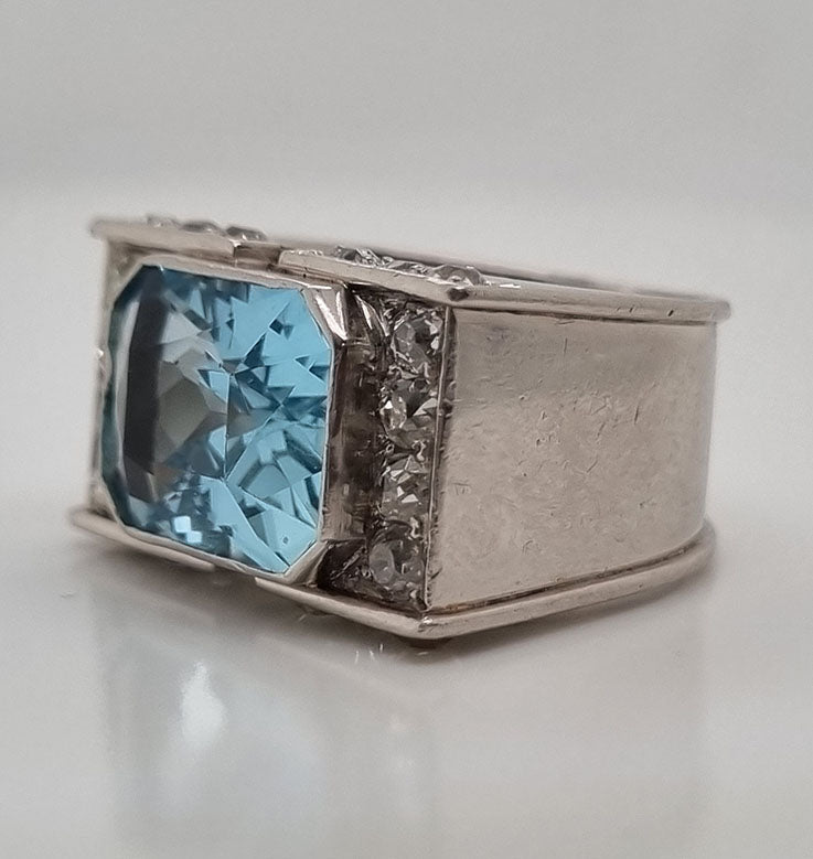Vintage Retro 8ct Aquamarine and Old Cut Diamond Tank Ring