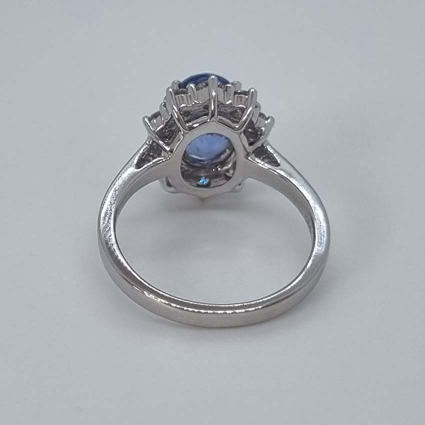 3.32cts Ceylon Cornflower Sapphire and Diamond Oval Cluster Ring