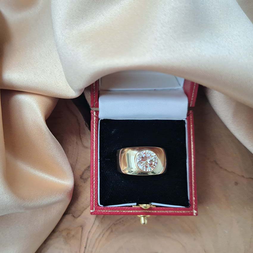 2.80ct Yellow Diamond Solitaire 18ct Yellow Gold Wide Band Ring