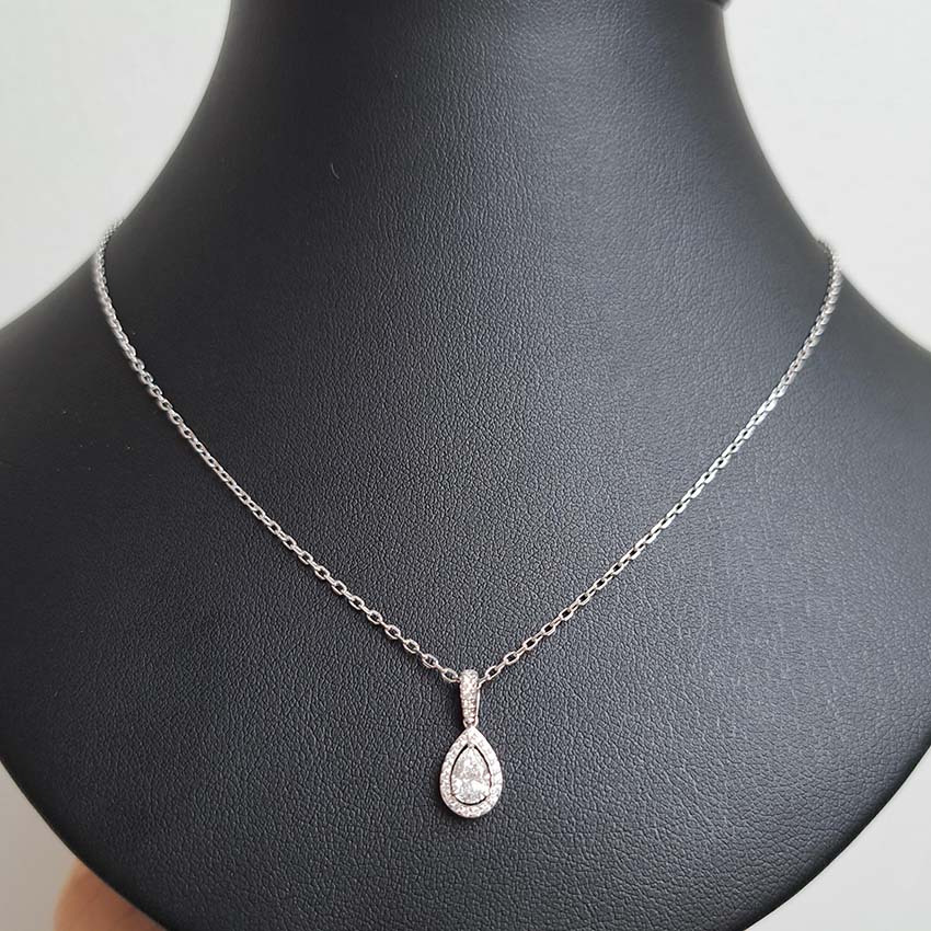 Certified 0.43ct VS2 Pear Cut Diamond Cluster Pendant with Chain