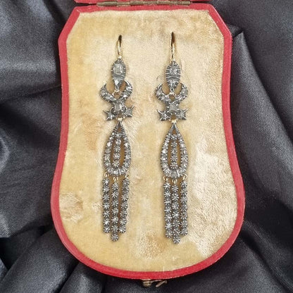 Antique Regency Diamond Chandelier Drop Earrings, scrolled tops pear teardrop-shaped clusters fringe drops silver-upon-gold. Early 19th century 1810/1820