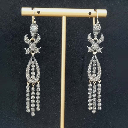 Antique Regency Diamond Chandelier Drop Earrings, scrolled tops pear teardrop-shaped clusters fringe drops silver-upon-gold. Early 19th century 1810/1820
