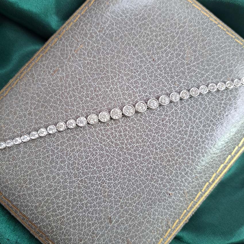 Graduated Diamond Collar Line Necklace, 12.84 carat total