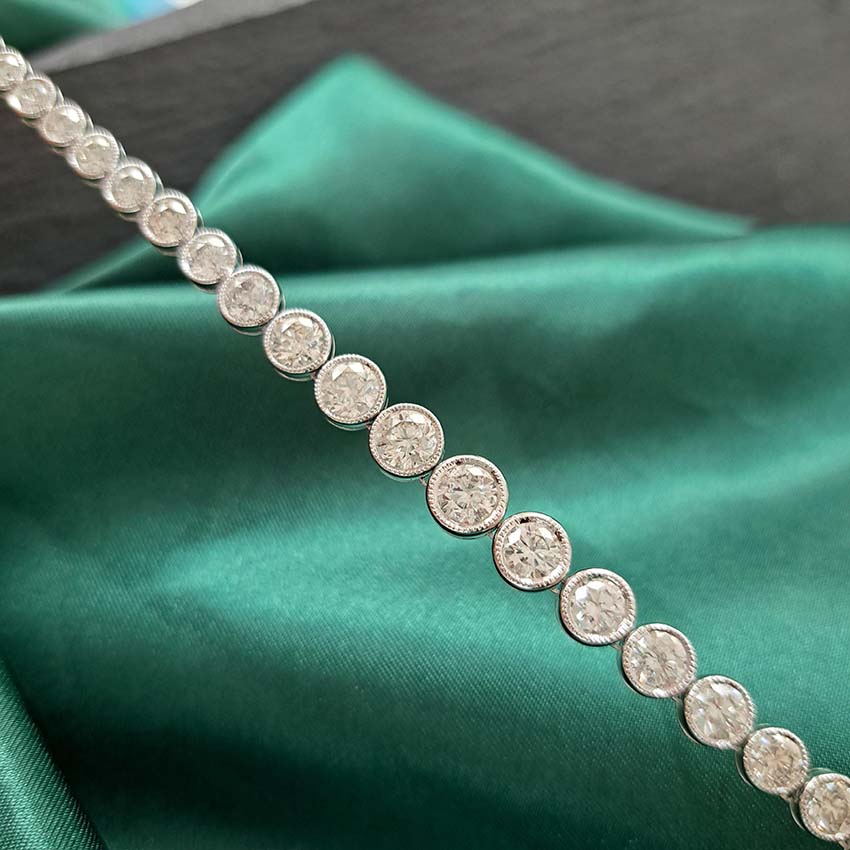 Graduated Diamond Collar Line Necklace, 12.84 carat total