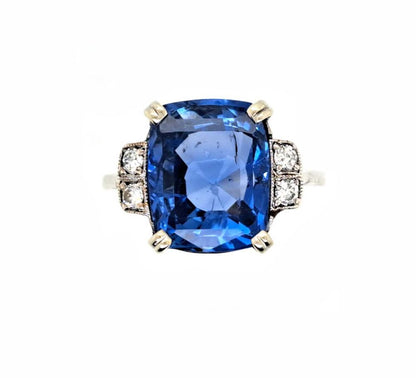 Art Deco sapphire cushion shape and diamond ring diamond shoulders platinum. Vintage Large sapphire