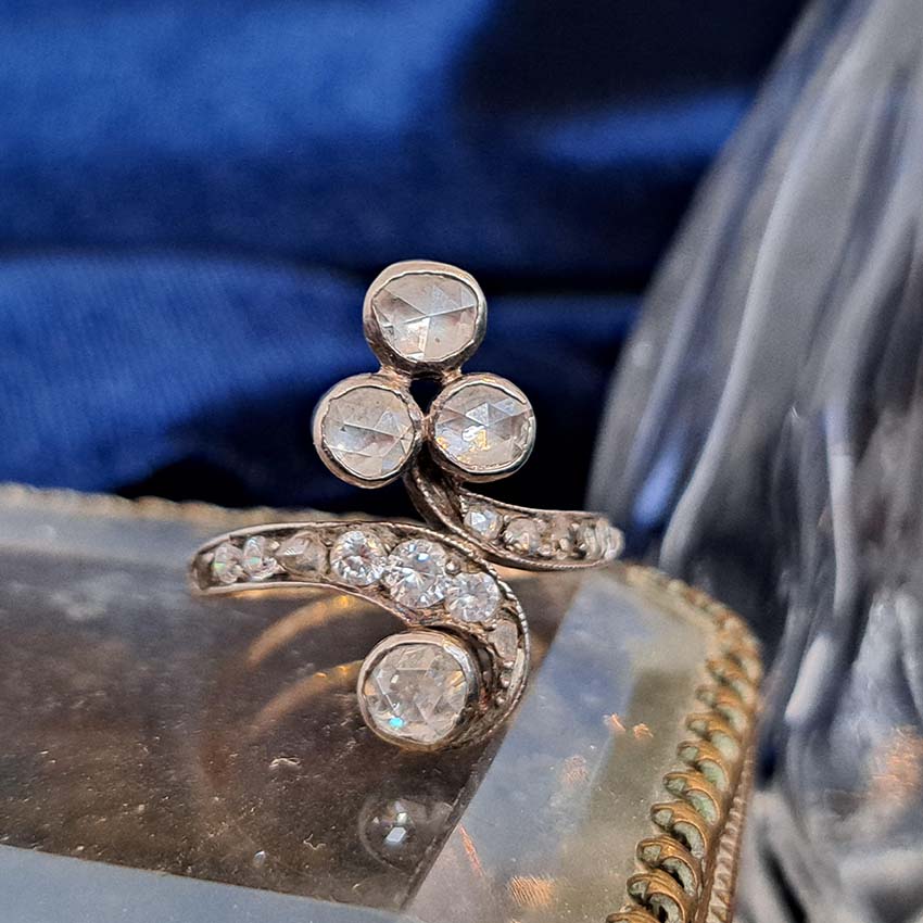 Antique Belle Epoque 1.35ct Rose Cut Diamond Ring, fleur-de-lis triple rose-cut diamond top and single rose-cut diamond solitaire bottom connected via diamond shoulders