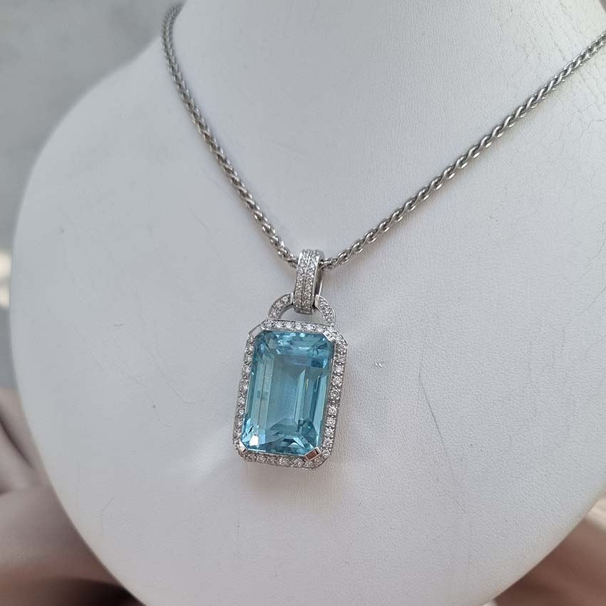 30ct Aquamarine and Diamond Cluster Pendant with Chain