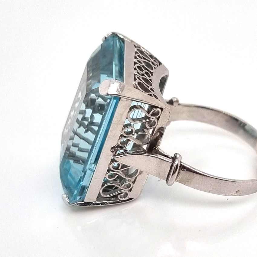 Art Deco 23.18ct Emerald Cut Aquamarine Solitaire Cocktail Ring in Platinum