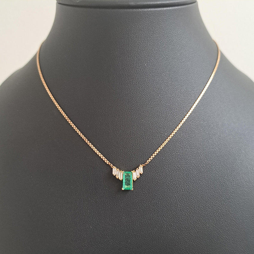 Vintage 1.50ct Colombian Emerald and Baguette Diamond Pendant Necklace