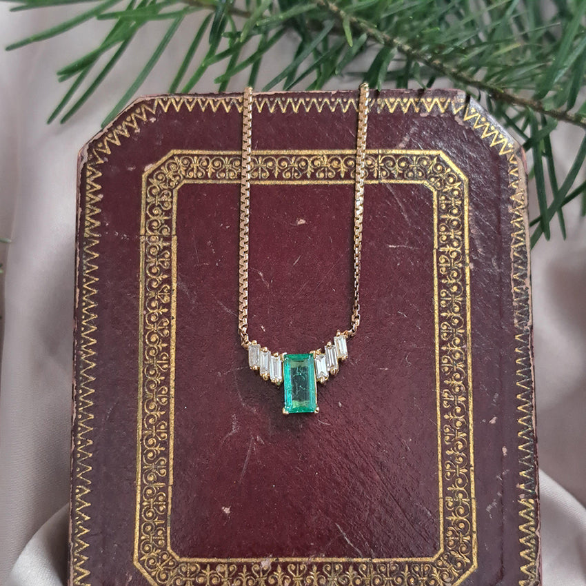 Vintage 1.50ct Colombian Emerald and Baguette Diamond Pendant Necklace