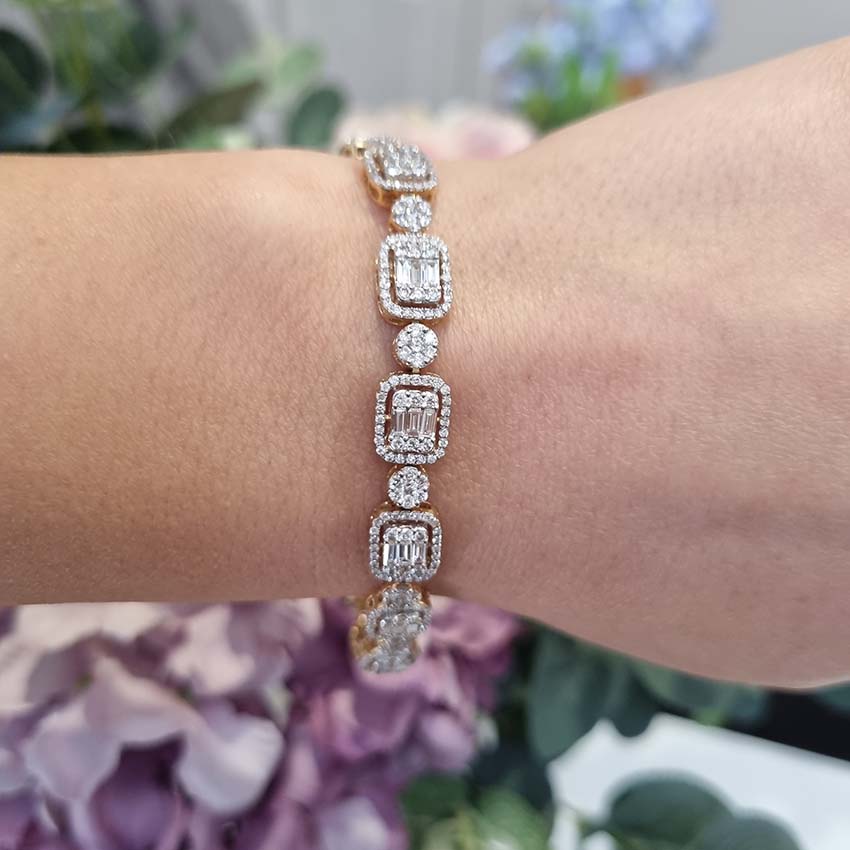 Baguette and Brilliant Diamond Cluster Link Bracelet, 5.50 carat total