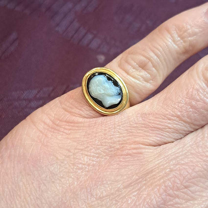 Antique Georgian Socrates Agate Cameo Ring in 18ct Gold