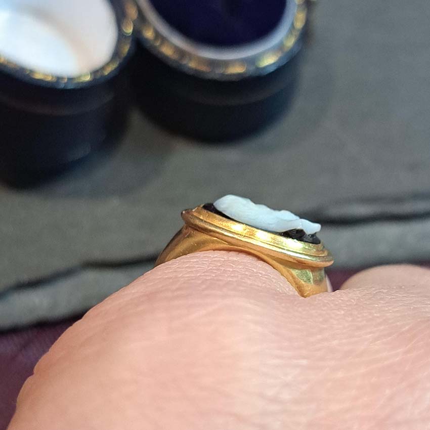Antique Georgian Socrates Agate Cameo Ring in 18ct Gold