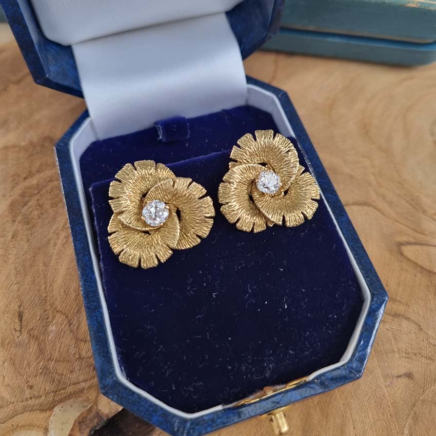 Vintage 1.20ct Diamond Gold Trefoil Flower Clip Earrings