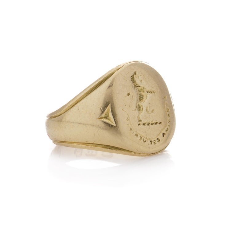 Antique gold signet ring.