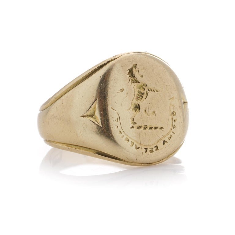 Antique gold signet ring.