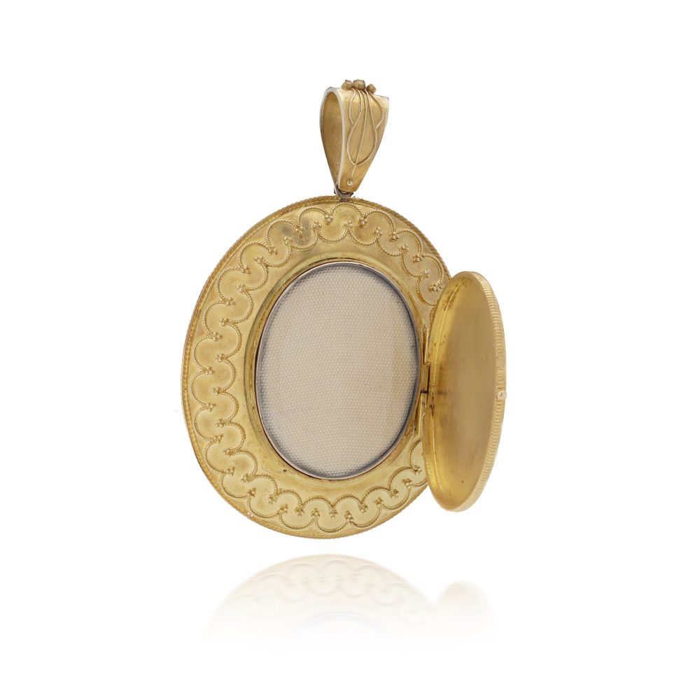 Victorian 20 Carat Yellow Gold Mourning Locket Pendant