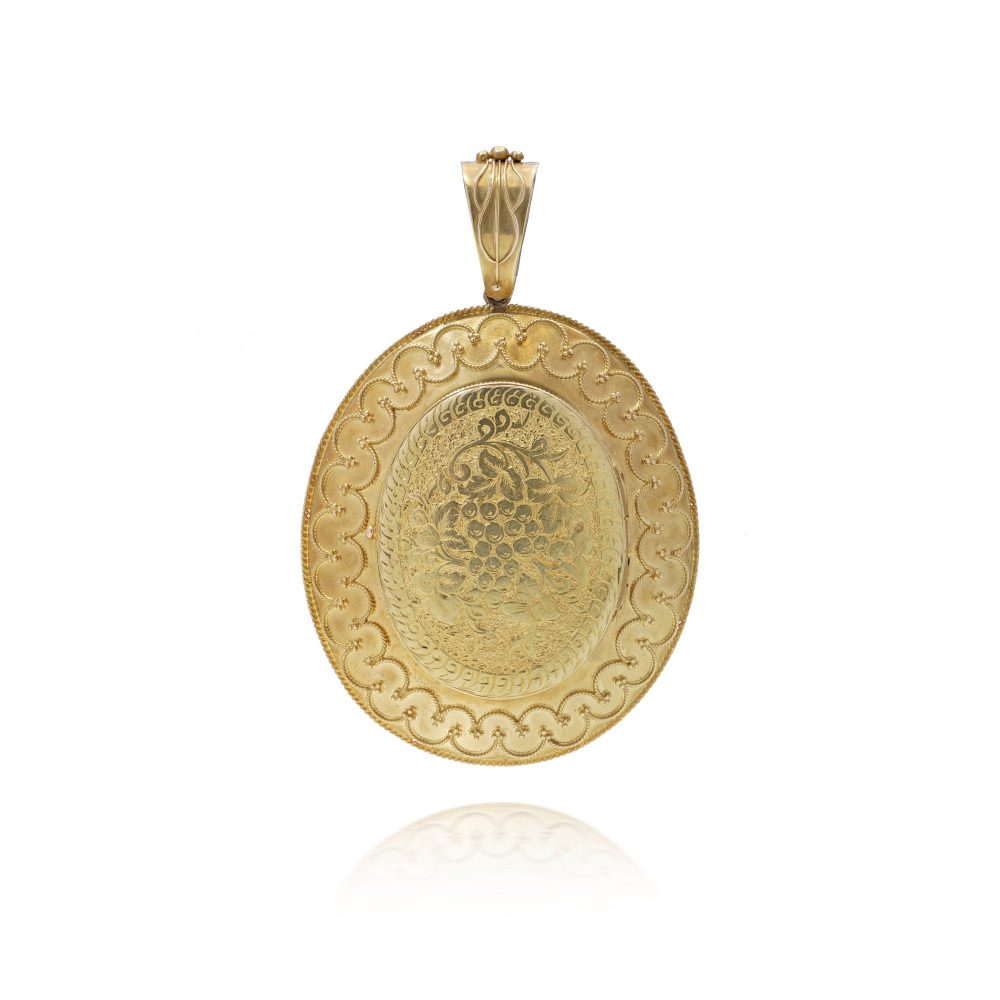 Victorian 20 Carat Yellow Gold Mourning Locket Pendant