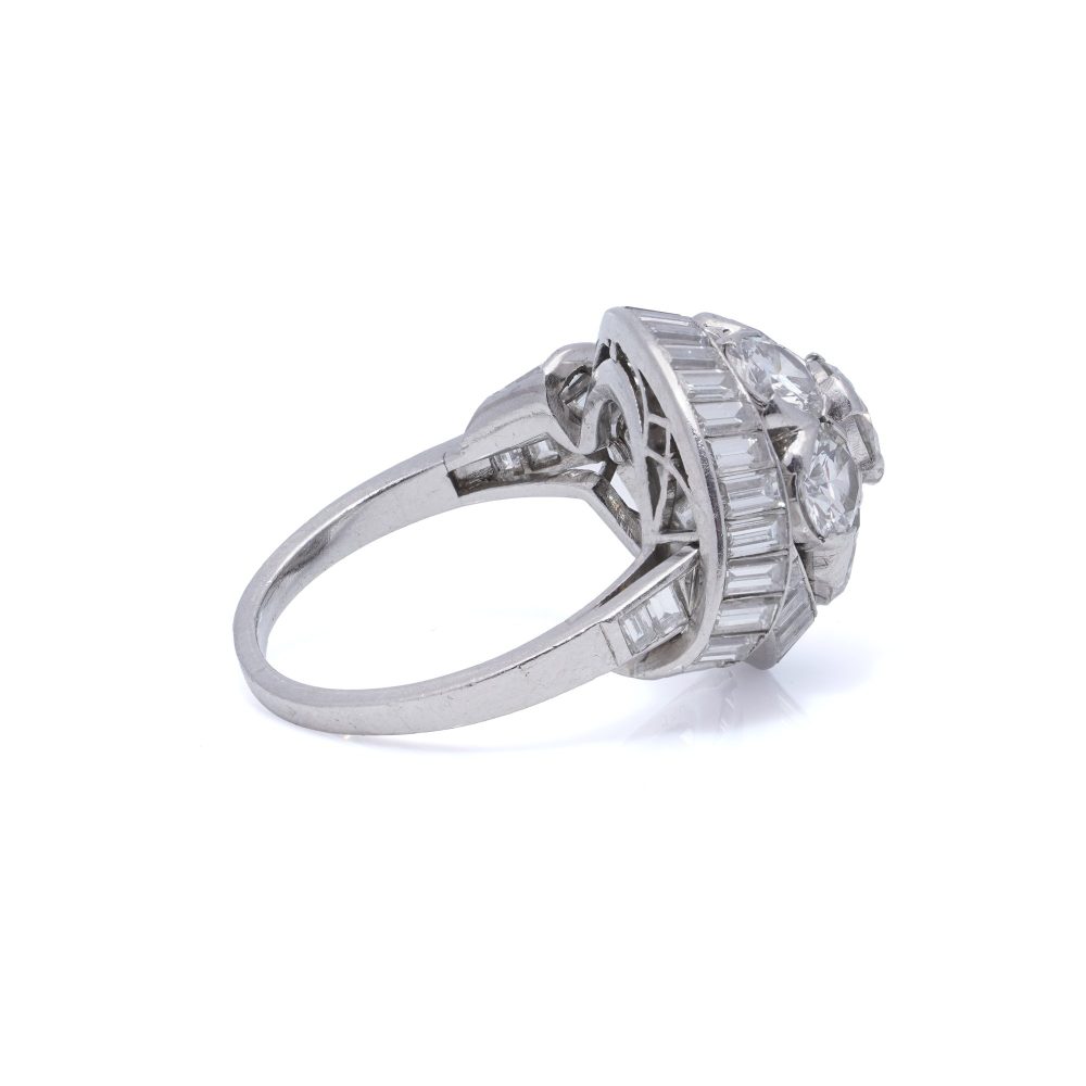 Vintage Van Cleef Arpels Platinum Ring With 4.2 Carats Of Diamonds