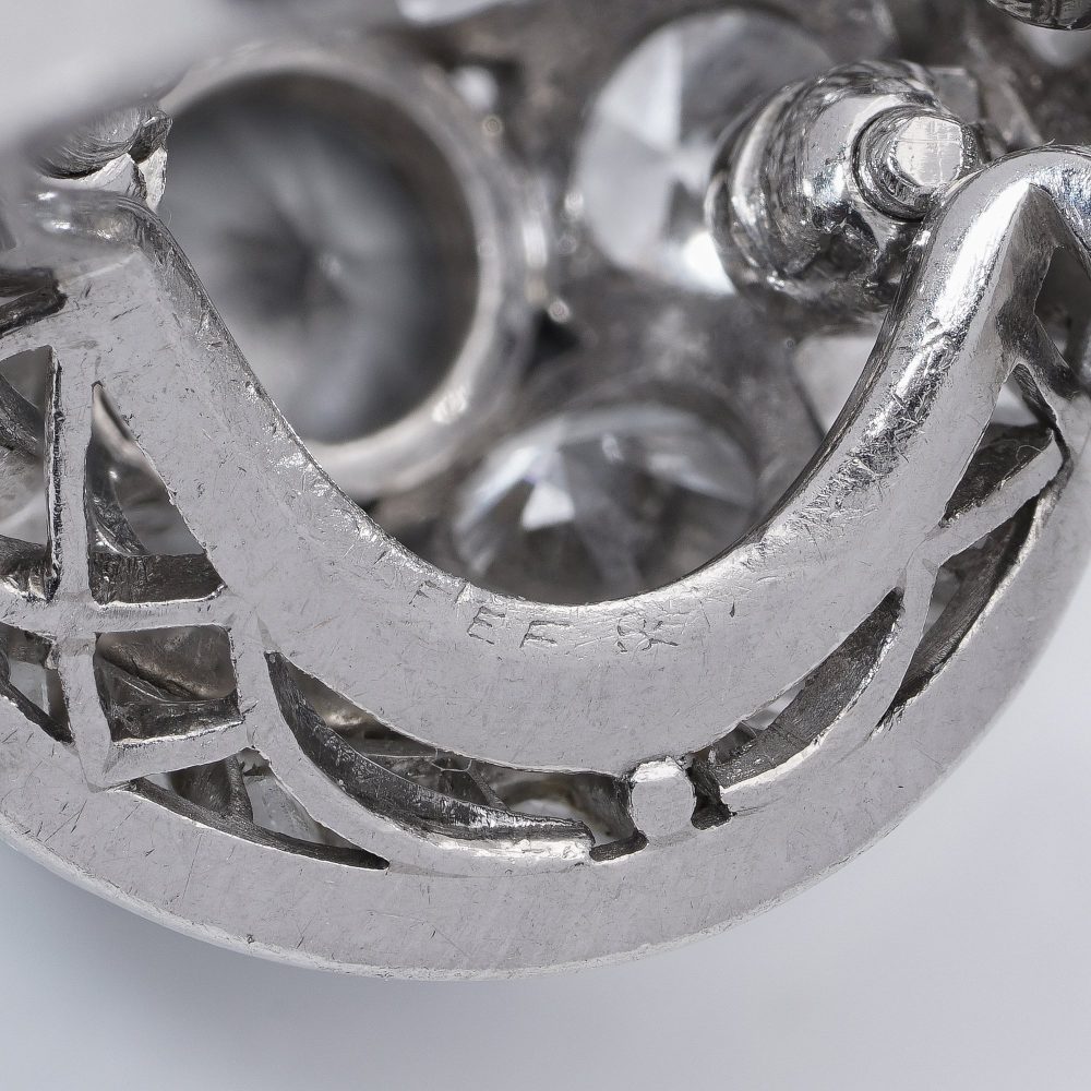 Vintage Van Cleef Arpels Platinum Ring With 4.2 Carats Of Diamonds