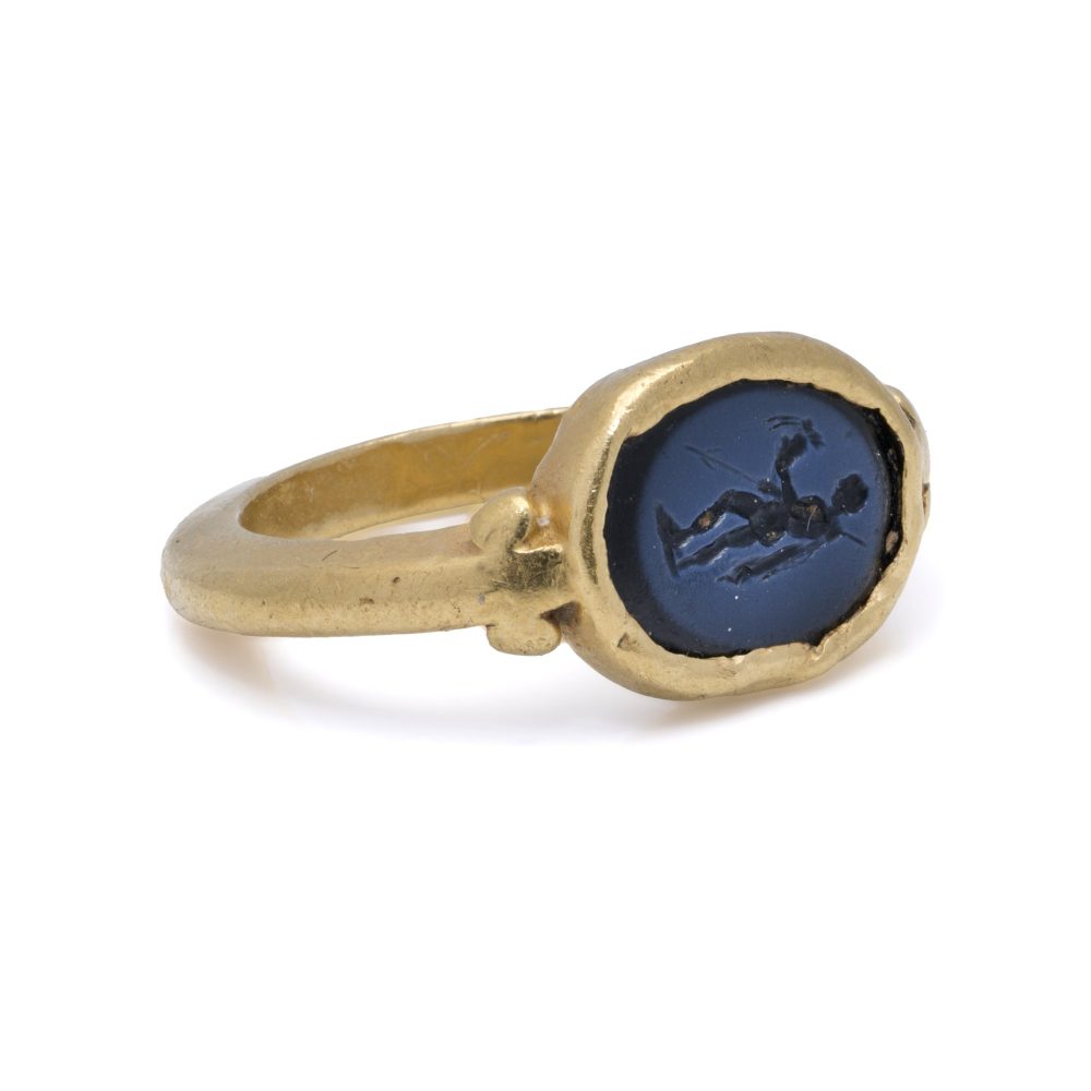 Antique Roman 24 Carat Gold Ring With Nicolo Intaglio Of A Warrior (Circa 224-651 AD)